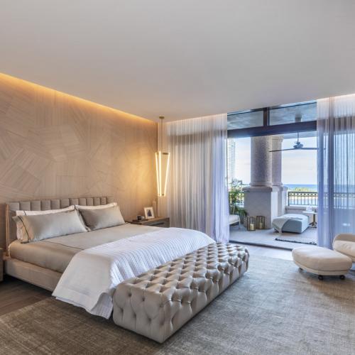 SHINING HAPPY BEDROOM